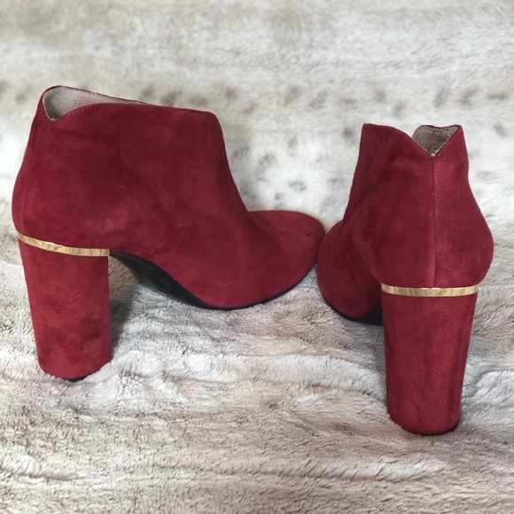 Kate Spade suede heal w/ gold detail on heal. - Picture 2 of 7